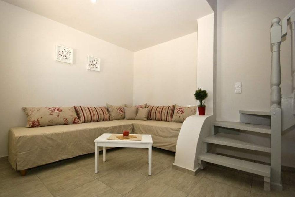 Alafouzos Studios & Apartments Kamári Zewnętrze zdjęcie